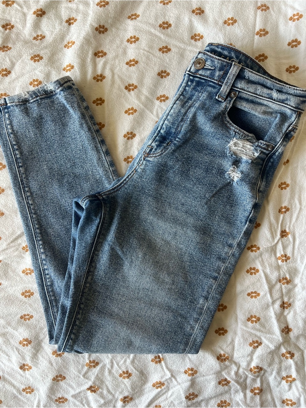 American Eagle Outfitters Light Blue High-Rise Distressed Jeans